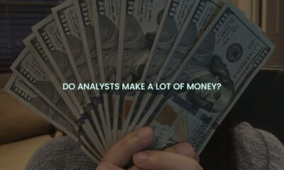 Do analysts make a lot of money?