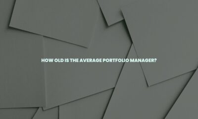 How old is the average portfolio manager?